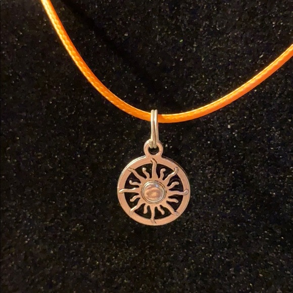 Hot Topic Jewelry - 5/$25 New Sun Necklace